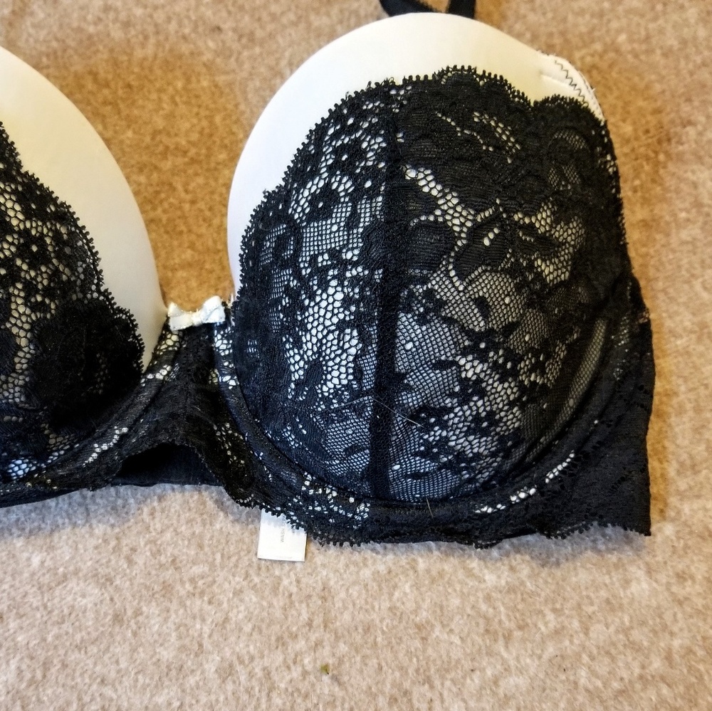 ❌SOLD❌VS Lined Demi Size 34DD - Picture 2 of 8